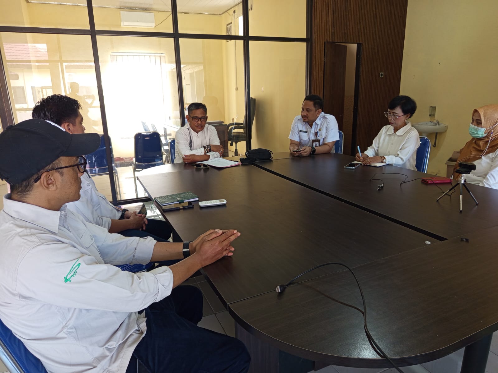 Bersilaturrahmi ke Dinas Tenaga Kerja dan Transmigrasi Pimpinan PT Kalimatan Prima Persada Perwakilan Sumbawa