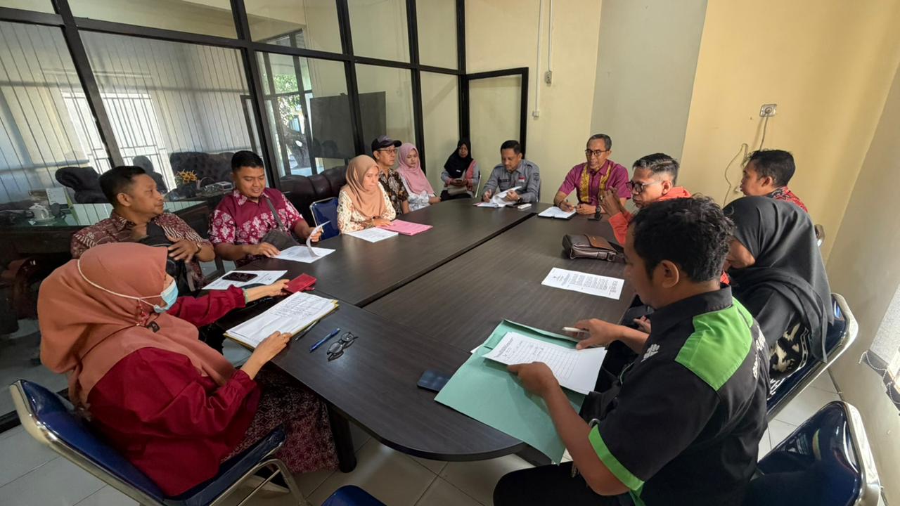 RAPAT PEGAWAI BLK BERSAMA KEPALA DINAS 