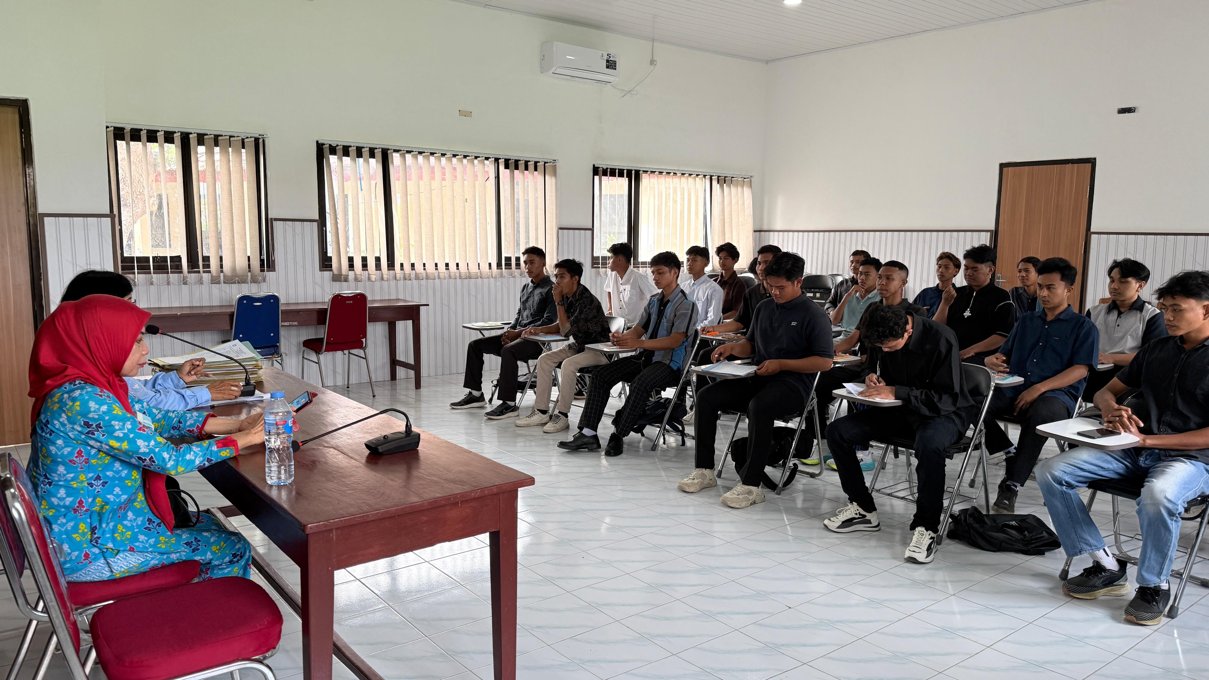 kegiatan hari ini Pembekalan persiapan tes seleksi calon peserta Program Latih Kerja Industri ( PLKI ) Bridging PT Panasonic Manufacturing Indonesia