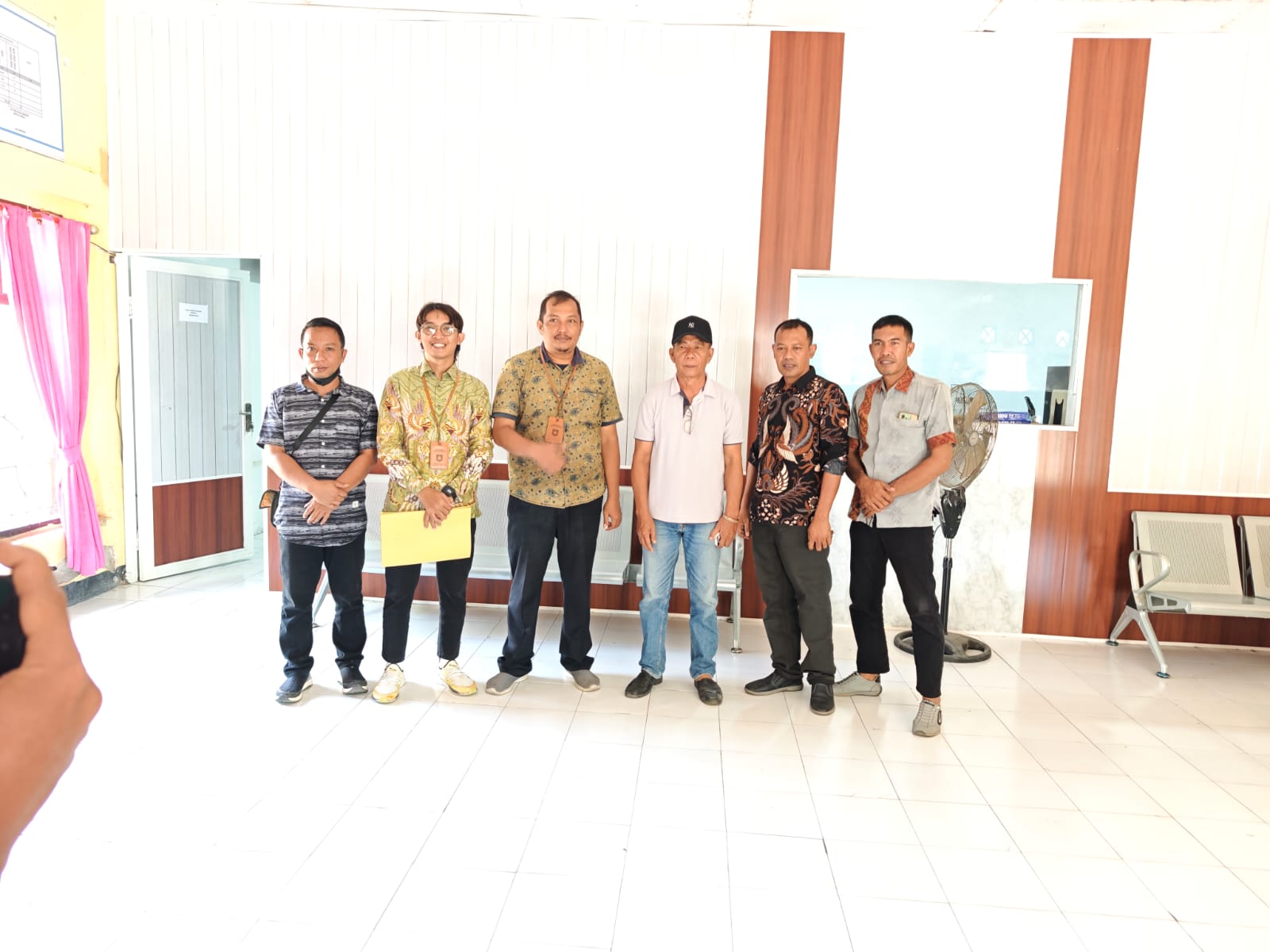 Penyerahan Kartu Peserta BPJS Ketenagakerjaan di Kec. Moyo Utara